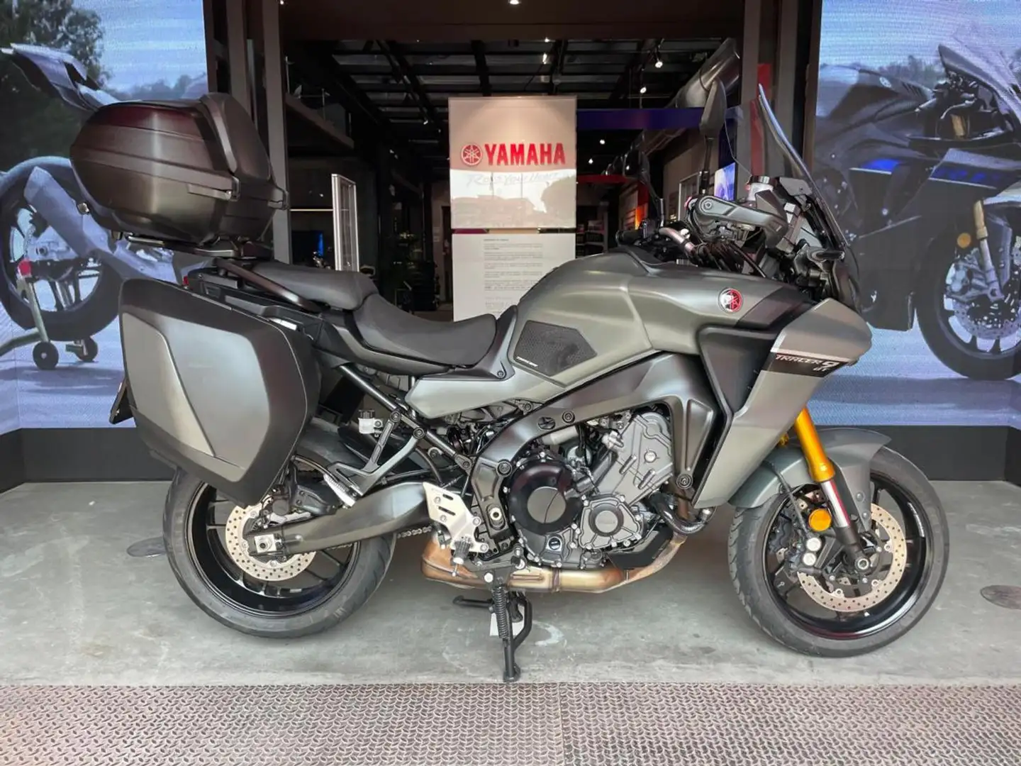 Yamaha Tracer 9 GT . Verde - 1