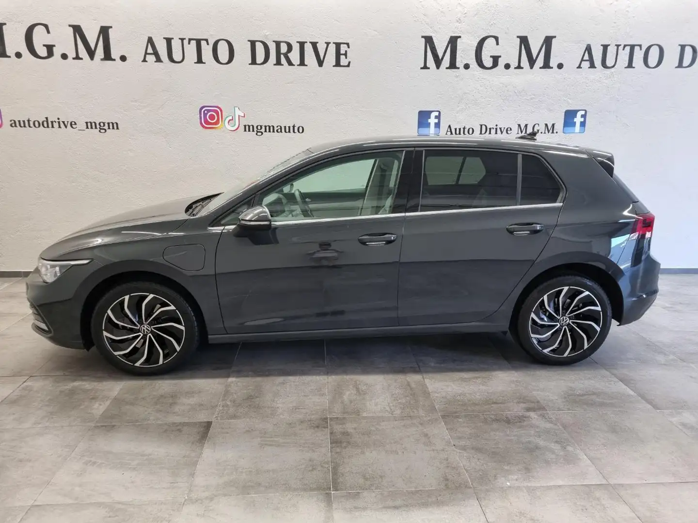 Volkswagen Golf 1.4 TSI eHYBRID 204 CV DSG Style Grigio - 2