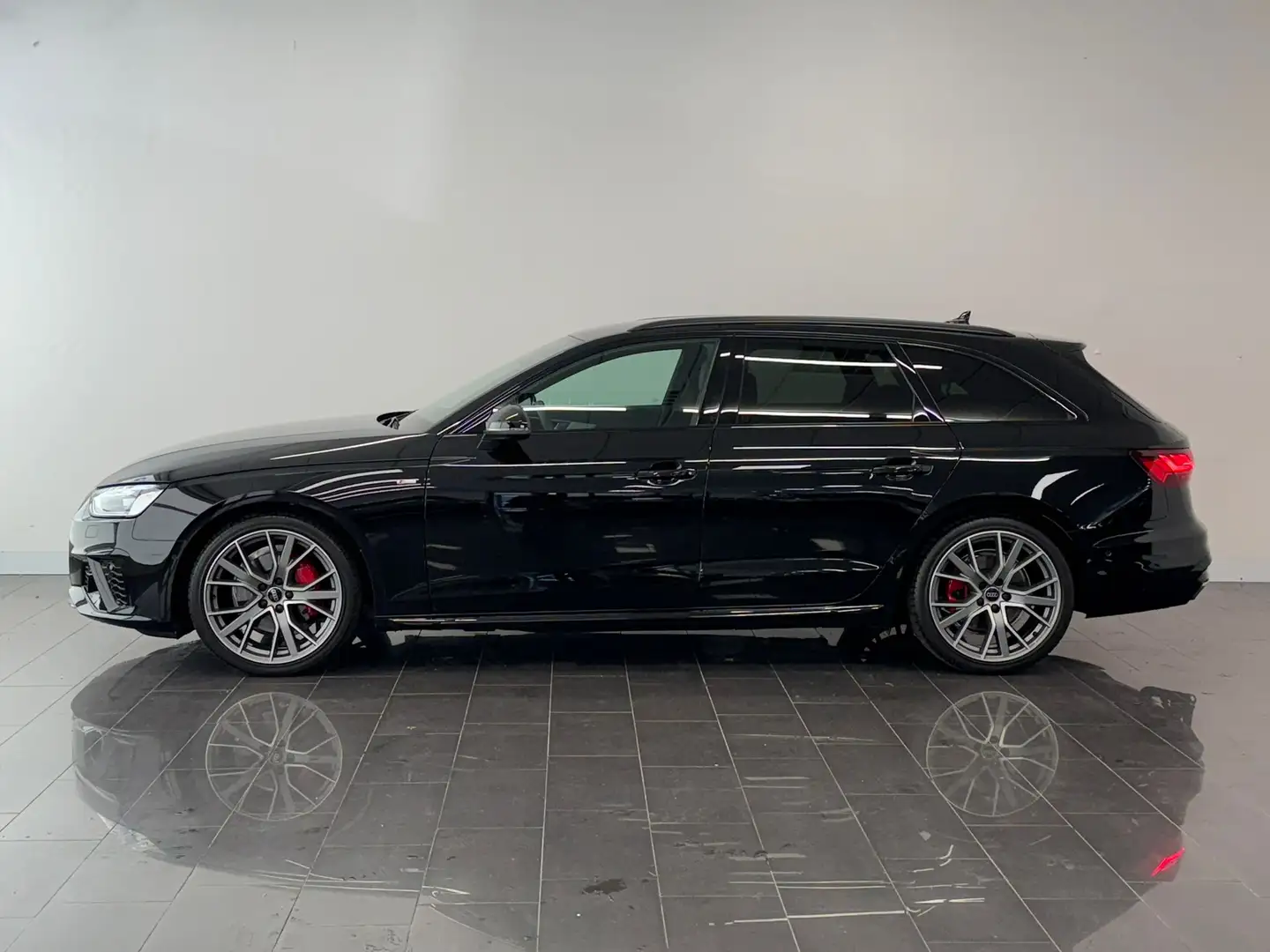 Audi A4 Avant 40 TFSI quattro S edition Competition | Assi Noir - 2