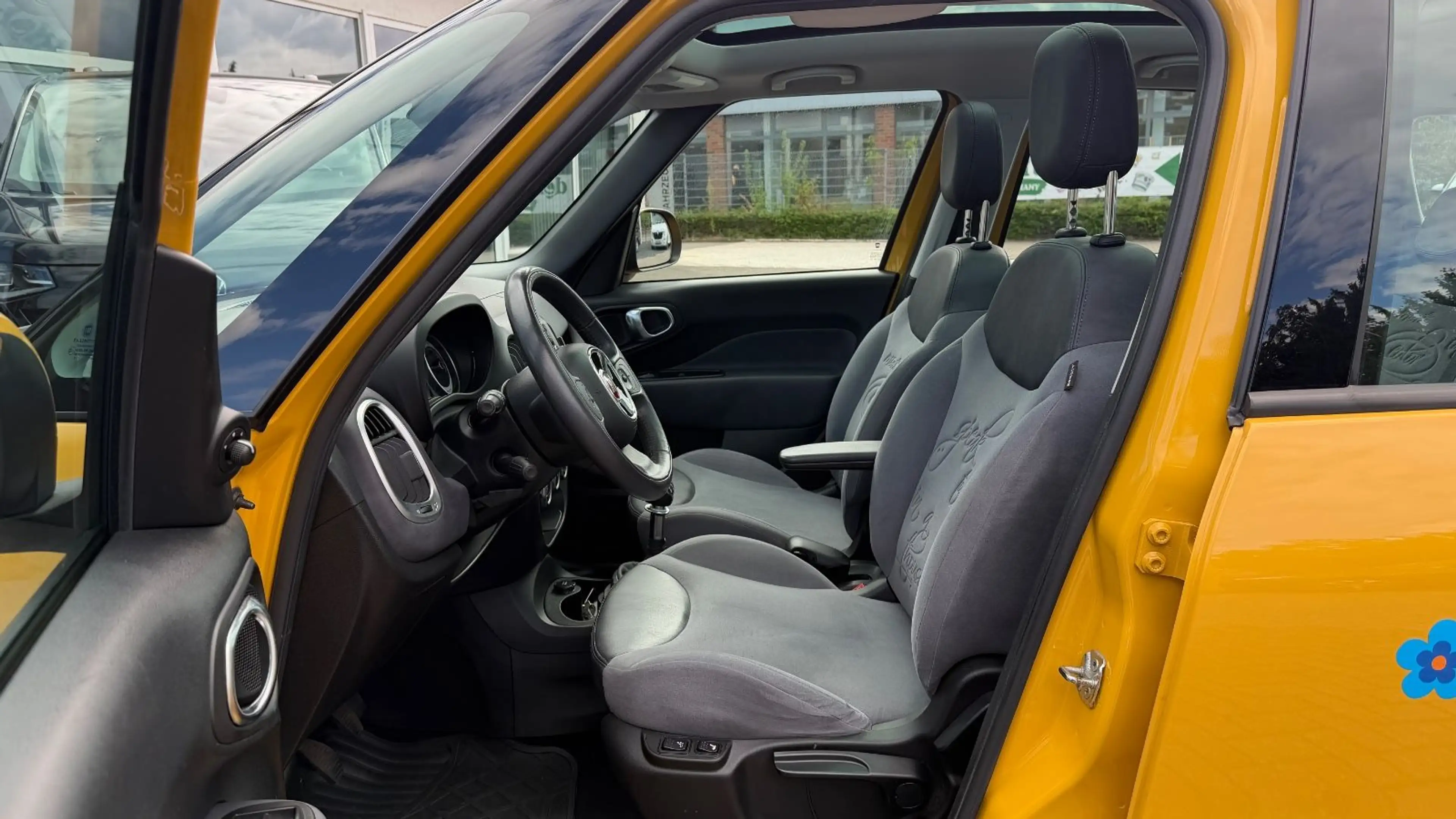 Fiat 500L Lounge PANO CITY KLIMA GRA S.HEIZ MASSAGE — photo 11