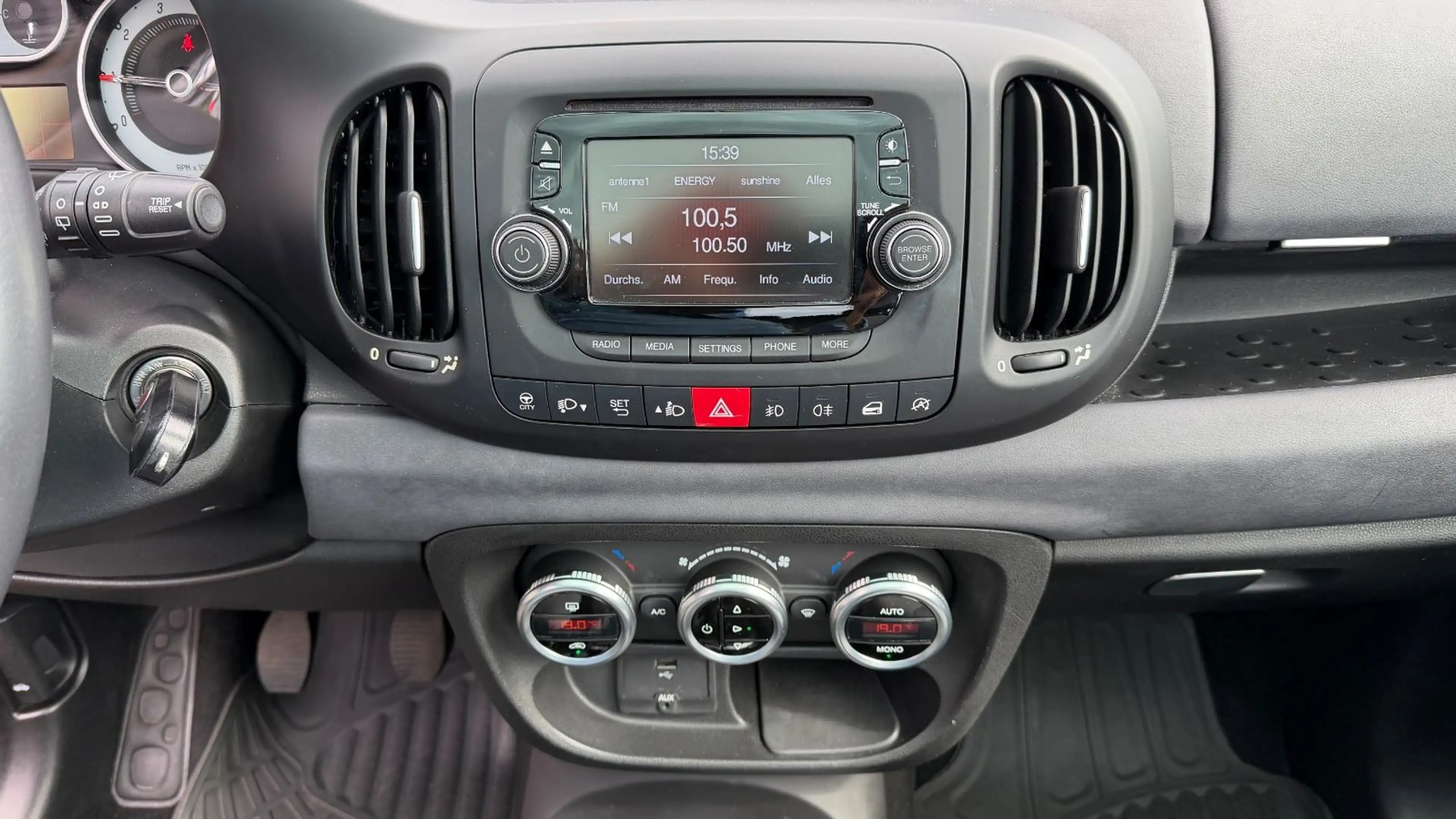 Fiat 500L Lounge PANO CITY KLIMA GRA S.HEIZ MASSAGE — photo 15