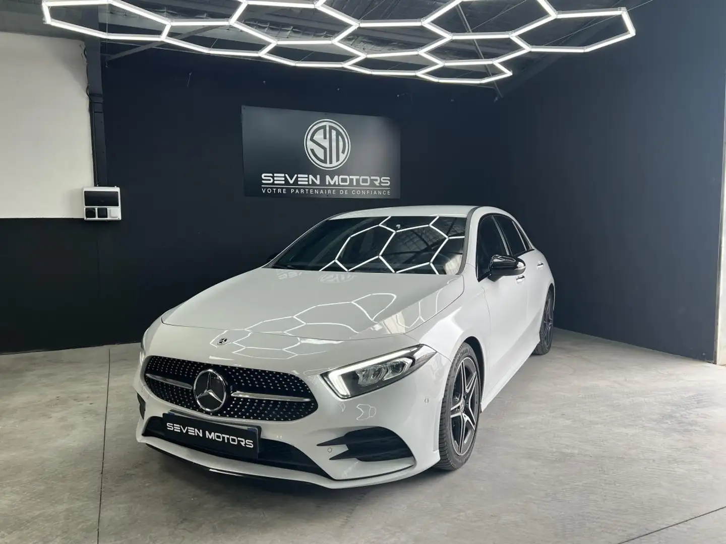 Mercedes-Benz A 200 200 d 8G-DCT AMG Line Garantie 24 Mois / Ambiance Led/ Entretien Constructeur Blanco - 1