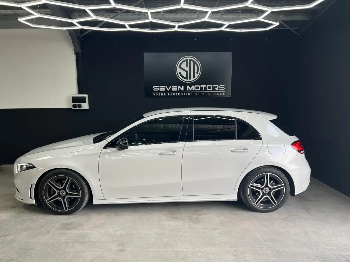Mercedes-Benz A 200 200 d 8G-DCT AMG Line Garantie 24 Mois / Ambiance Led/ Entretien Constructeur Blanco - 2