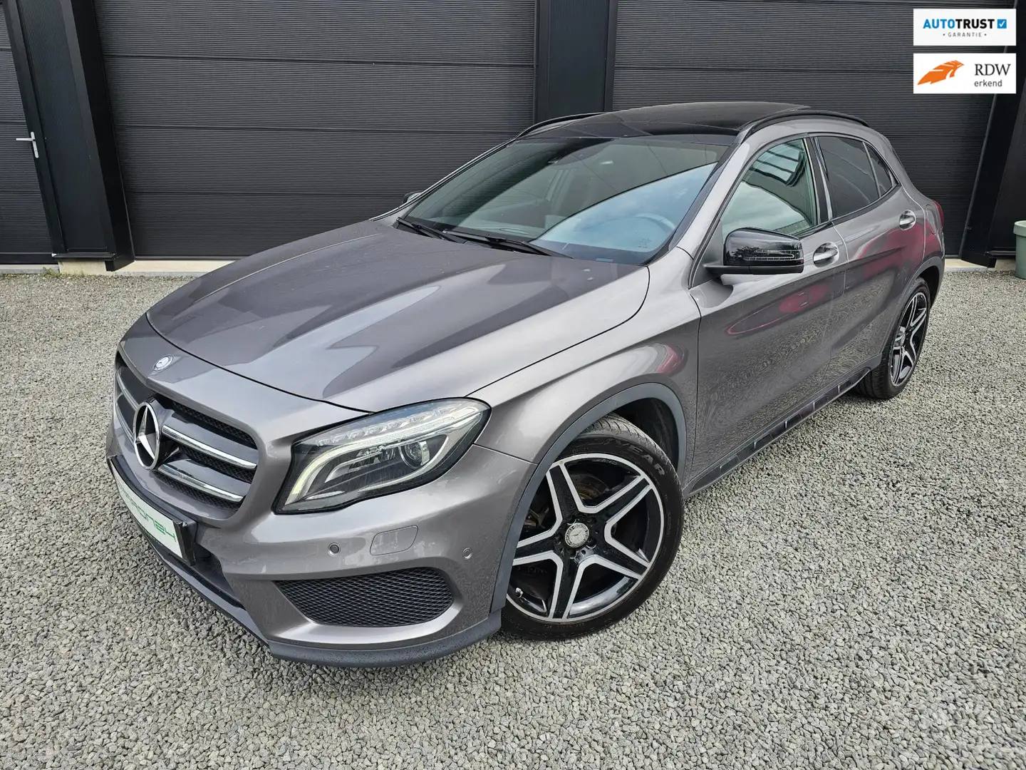 Mercedes-Benz GLA 250 4Matic AMG Edition 1 | Pano | Als nieuw! | Grigio - 1