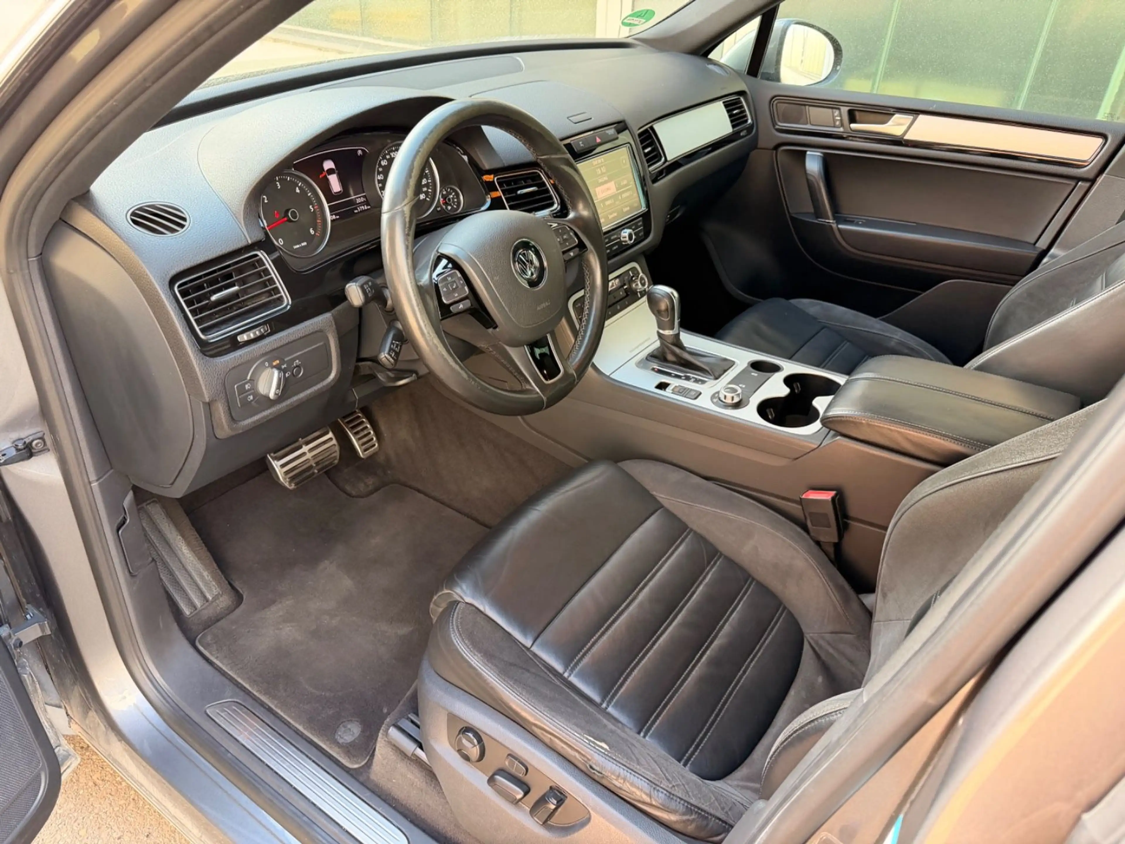 Volkswagen Touareg V6 TDI BMT Leder Xenon AHK Navi — photo 9