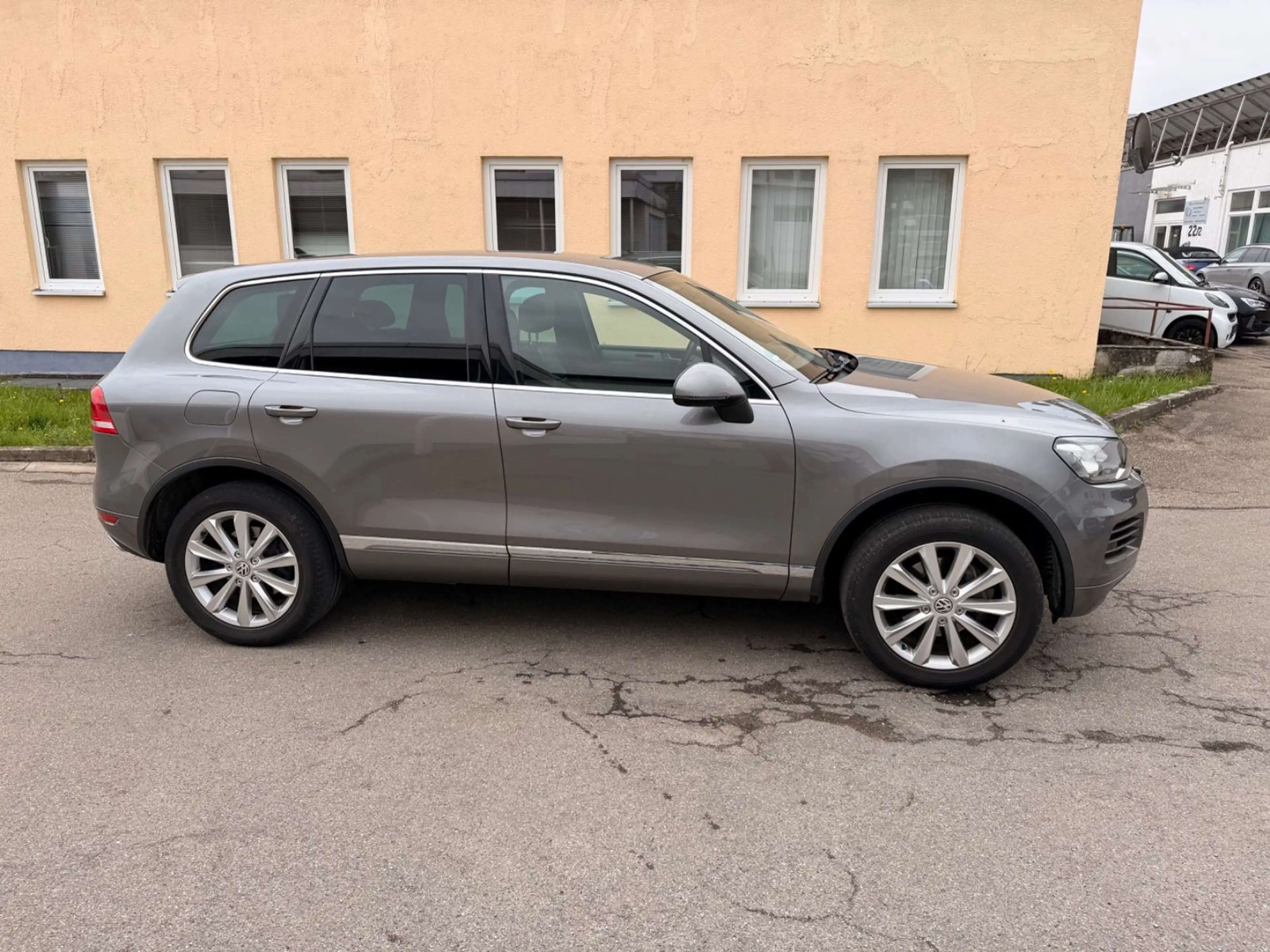 Volkswagen Touareg V6 TDI BMT Leder Xenon AHK Navi — photo 4