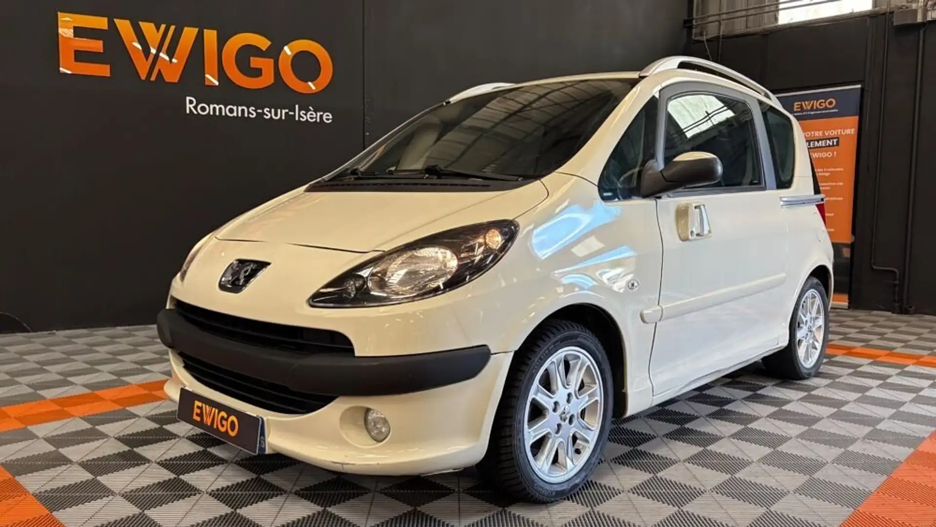 Peugeot 1007 1.6 110cv SPORTY PACK 2-TRONIC BVA DISTRIBUTION NEUVE Beige - 1