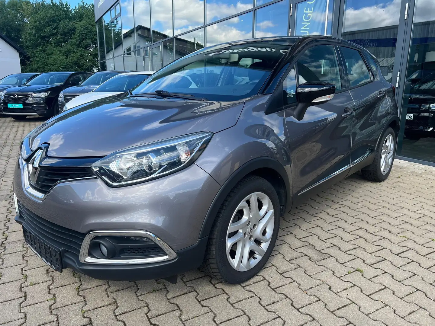 Renault Captur Luxe Automatik +Kamera + Navi +Sitzheizung + Grau - 1