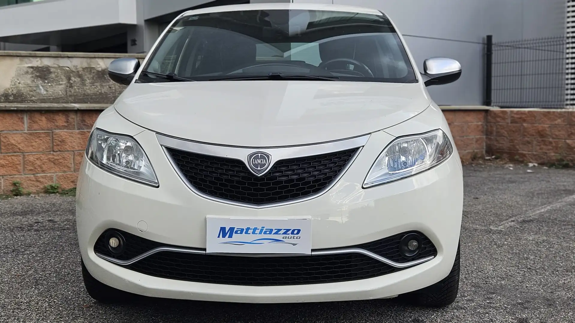 Lancia Ypsilon Ypsilon III 2015 1.2 Platinum 69cv my16 Blanco - 2