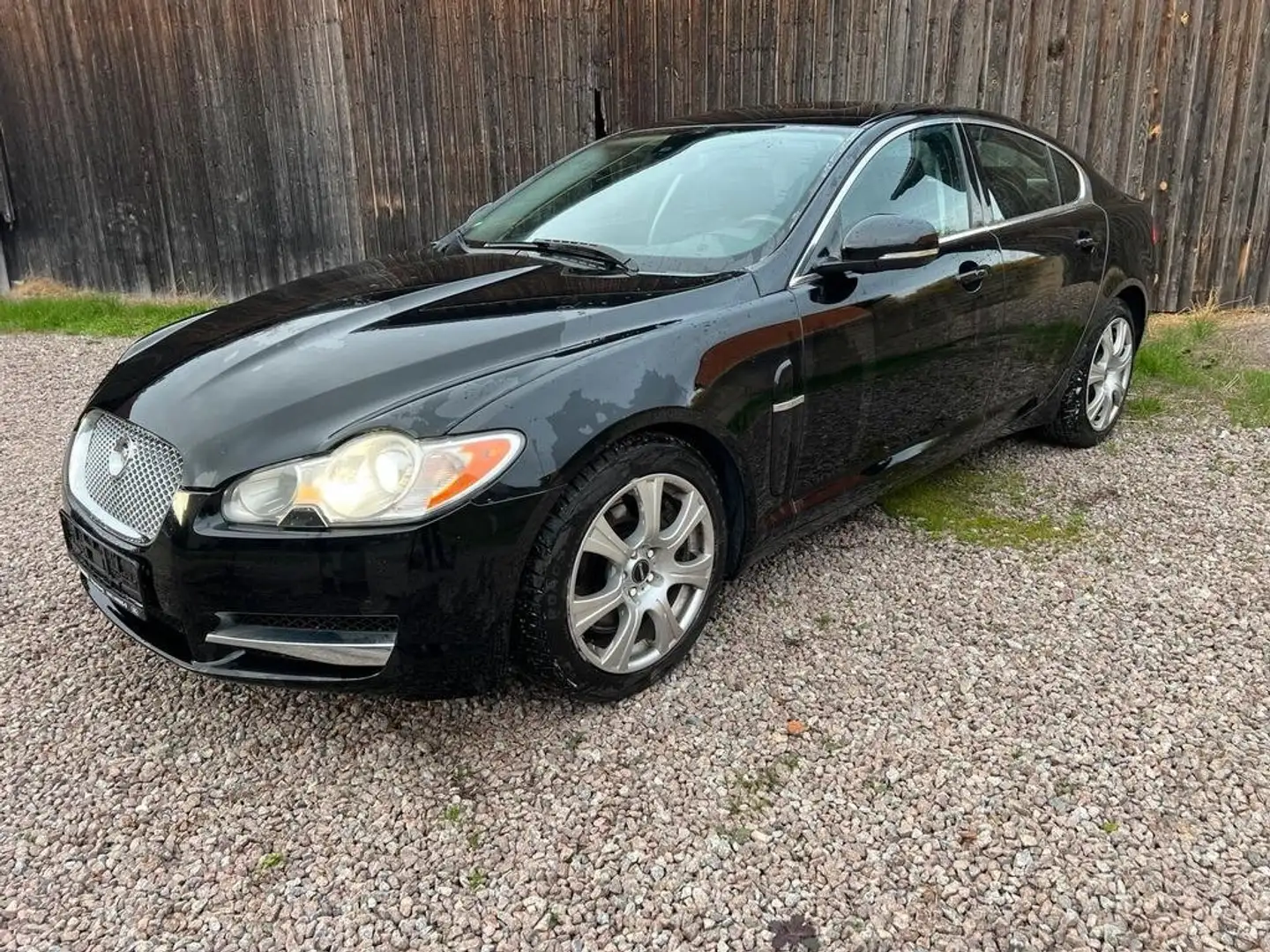 Jaguar XF XF 3.0i V6 Luxury 'Speciale Edition' Zwart - 1