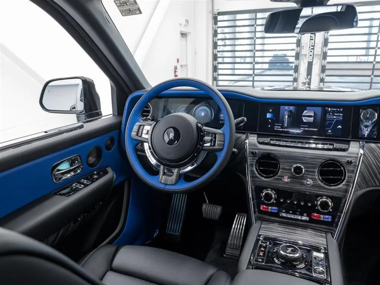 Rolls-Royce Cullinan снимка Rolls-Royce Cullinan