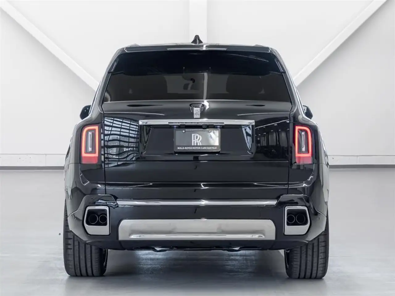 Rolls-Royce Cullinan снимка Rolls-Royce Cullinan