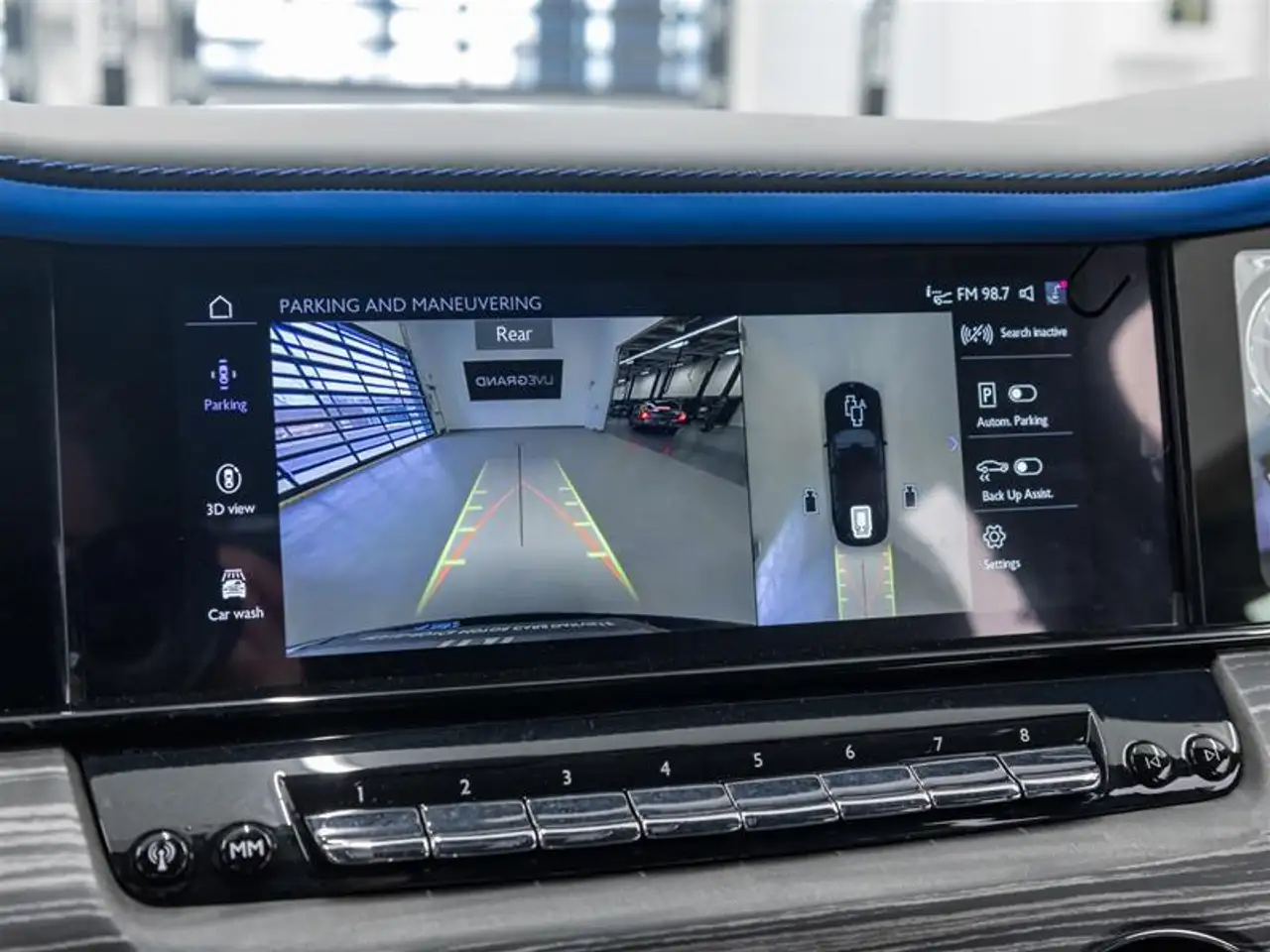 Rolls-Royce Cullinan снимка Rolls-Royce Cullinan
