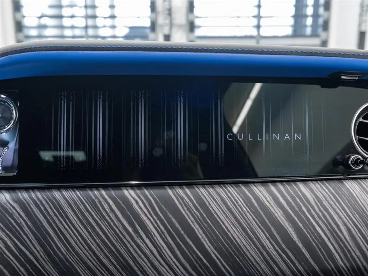 Rolls-Royce Cullinan снимка Rolls-Royce Cullinan