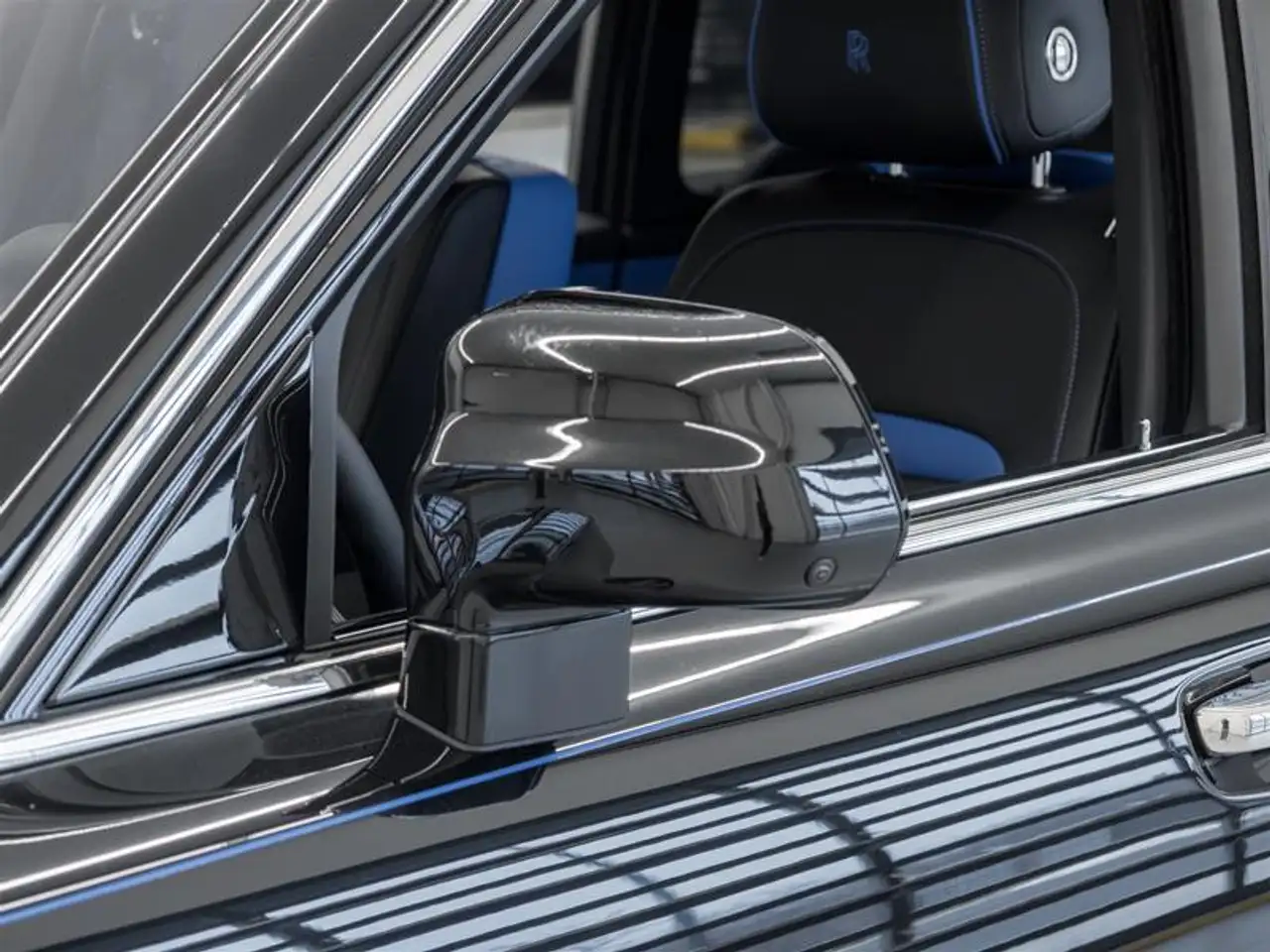 Rolls-Royce Cullinan снимка Rolls-Royce Cullinan