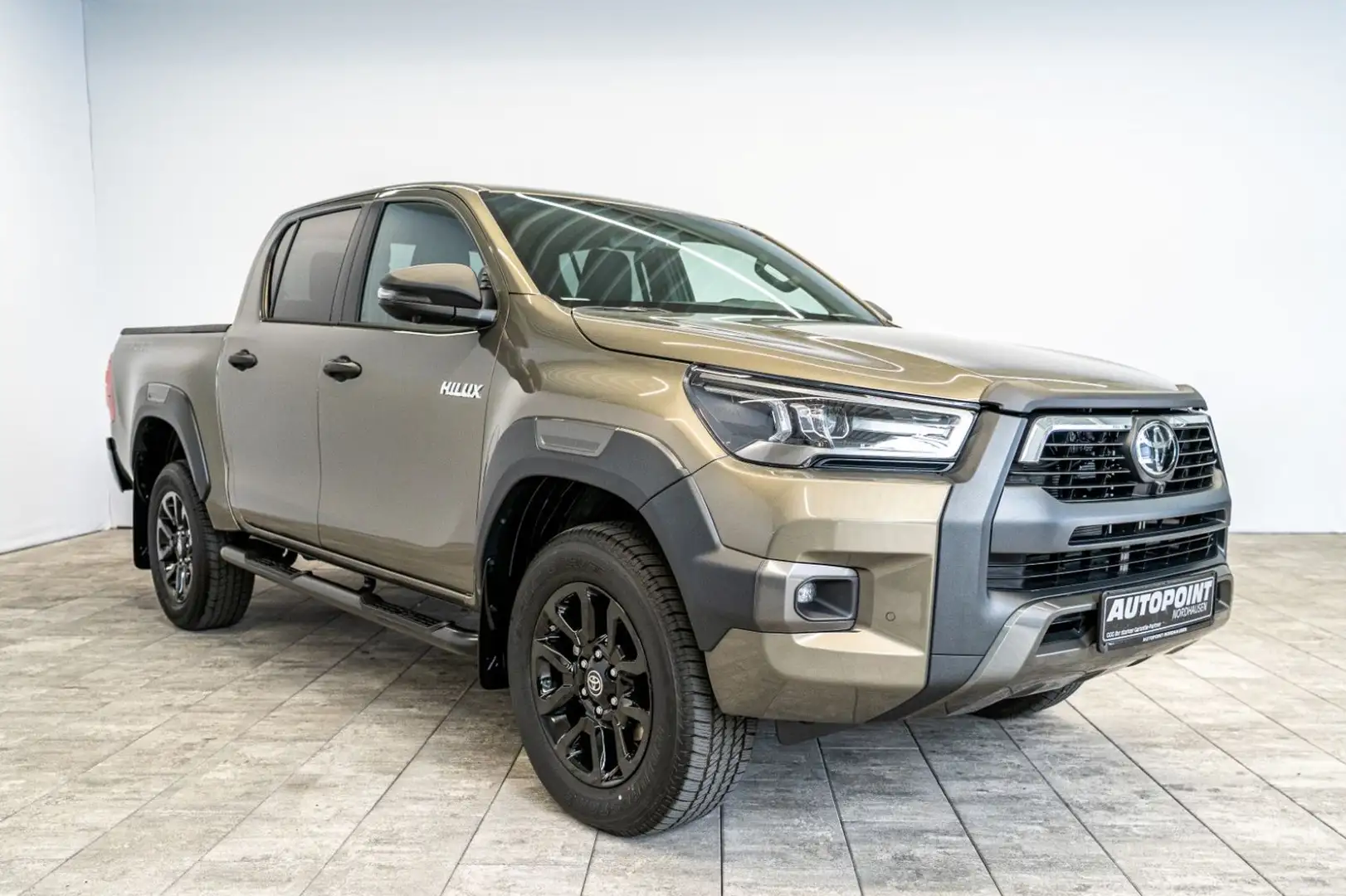 Toyota Hilux 2.8 D4-D Invincible MY2025°Mild HYBRID°AHK Verde - 2