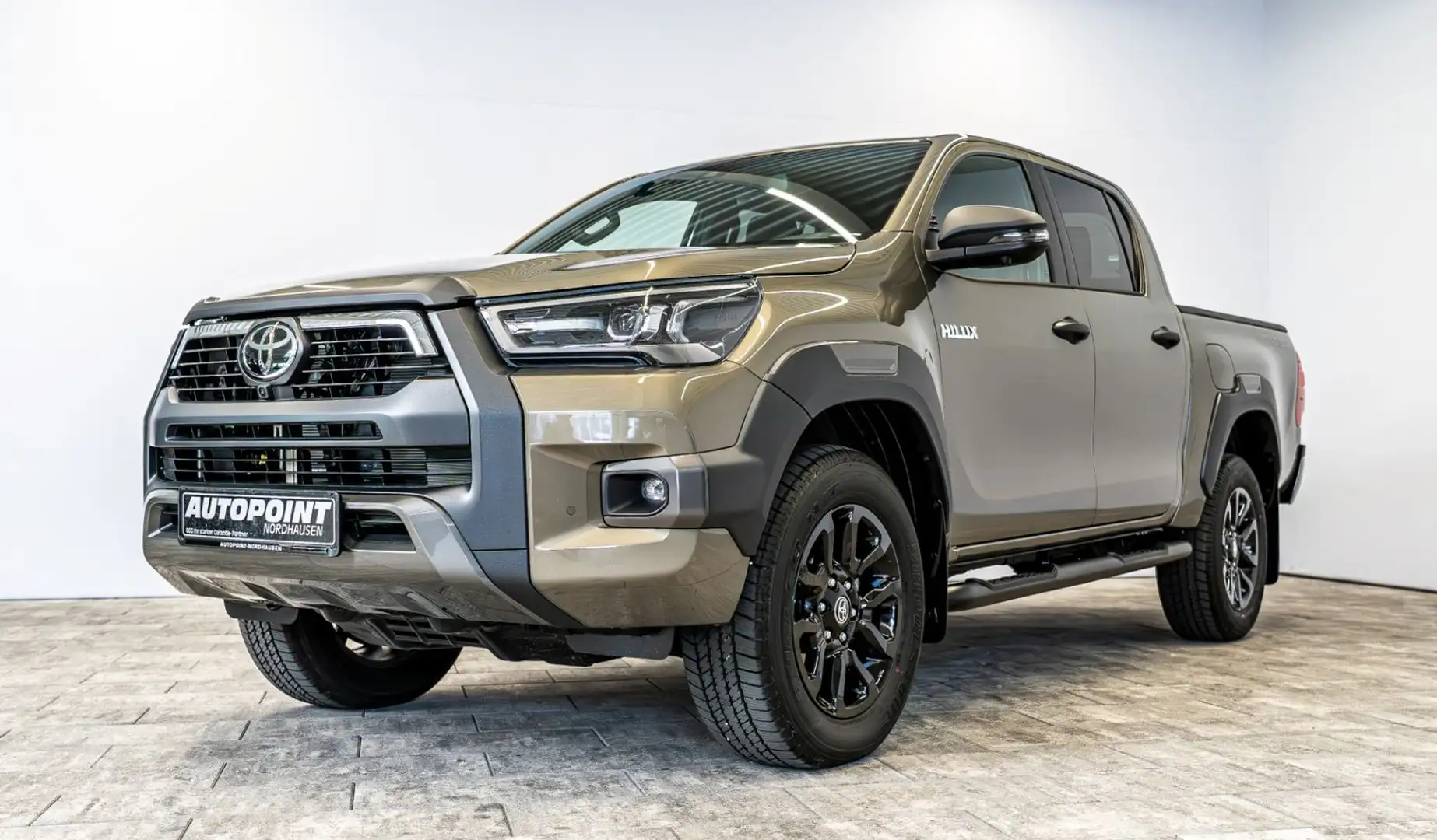 Toyota Hilux 2.8 D4-D Invincible MY2025°Mild HYBRID°AHK Verde - 1