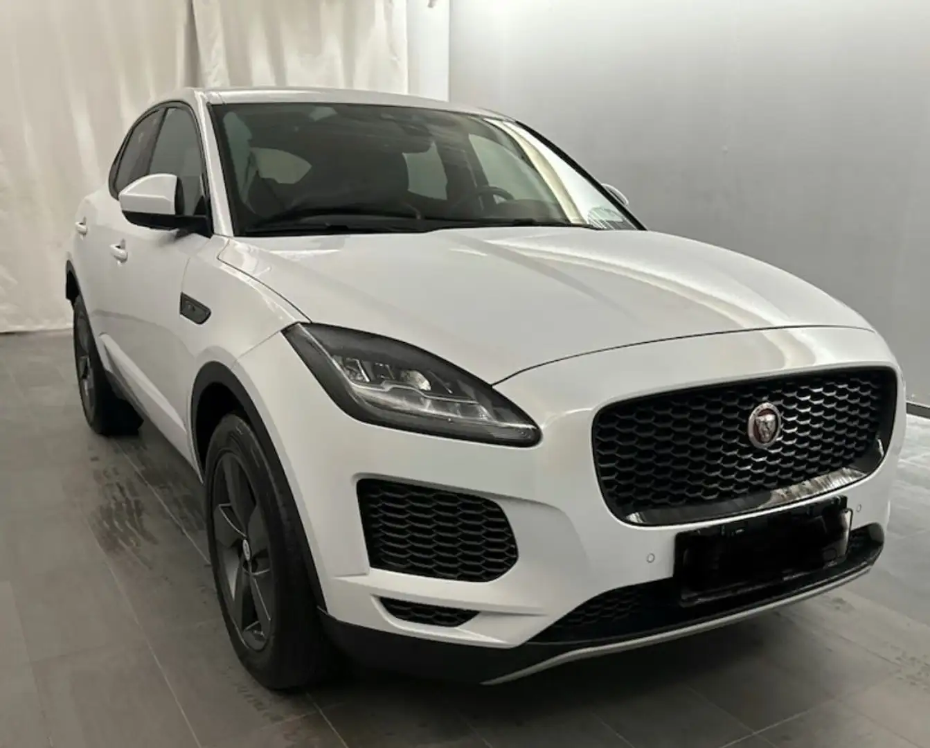 Jaguar E-Pace /Leder/Navi/AppleCarPl./Black Pack/Kamera Blanc - 2