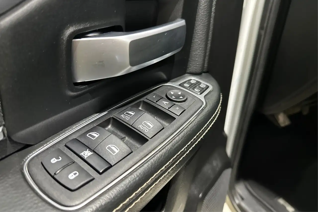 RAM 3500 снимка RAM 3500