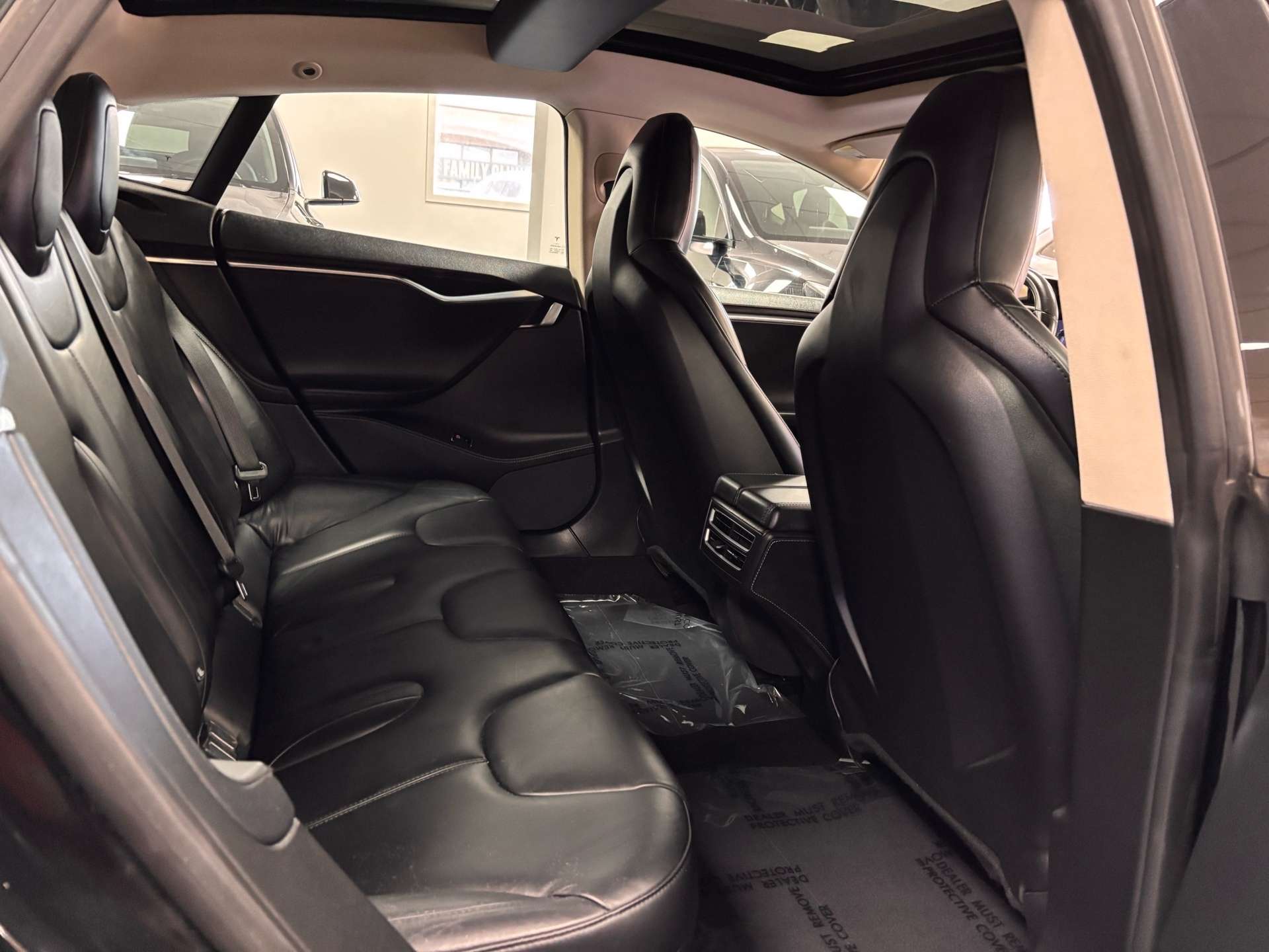 2014 Tesla Model S 85 RWD thumb 18