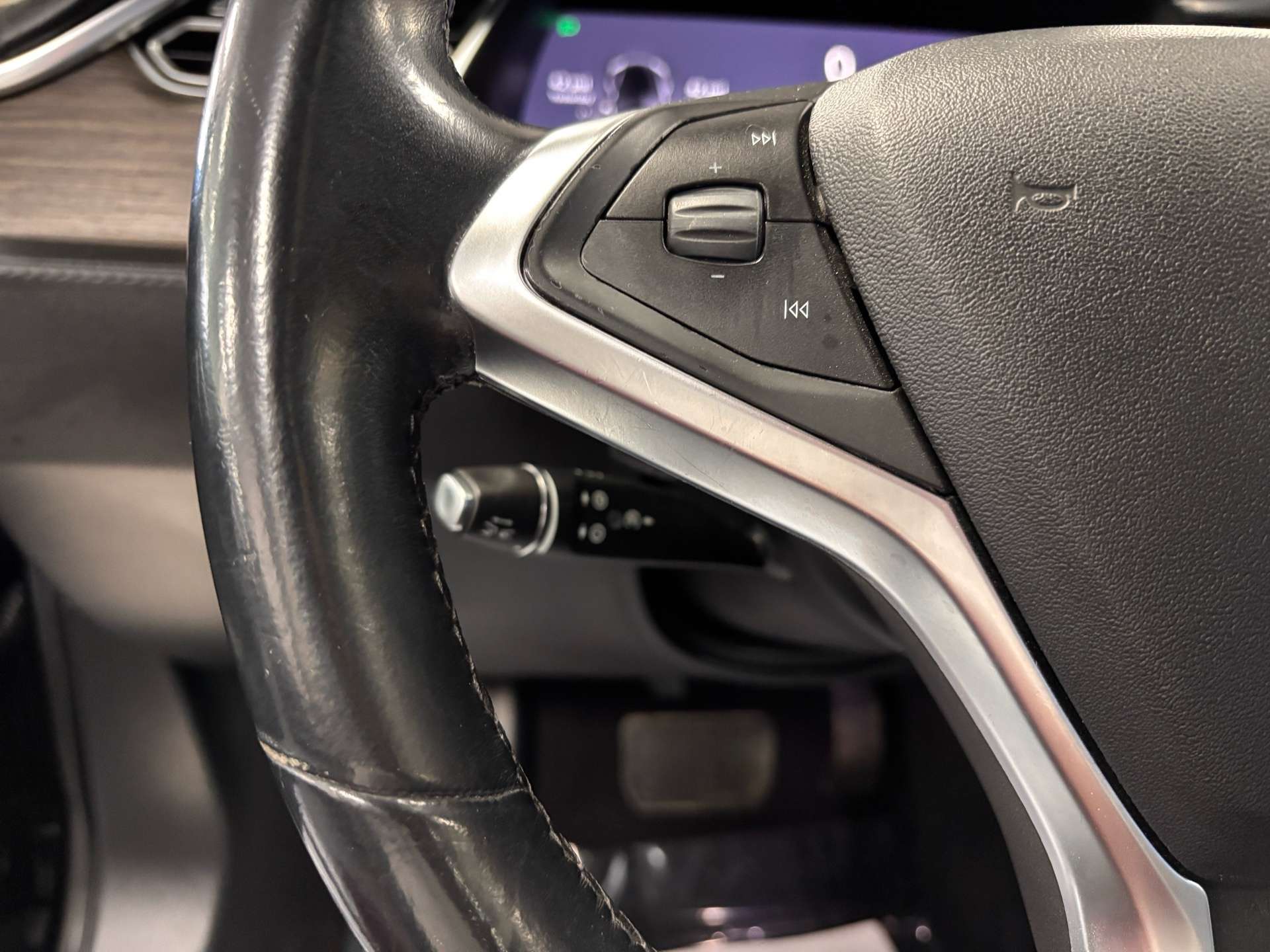 2014 Tesla Model S 85 RWD thumb 21