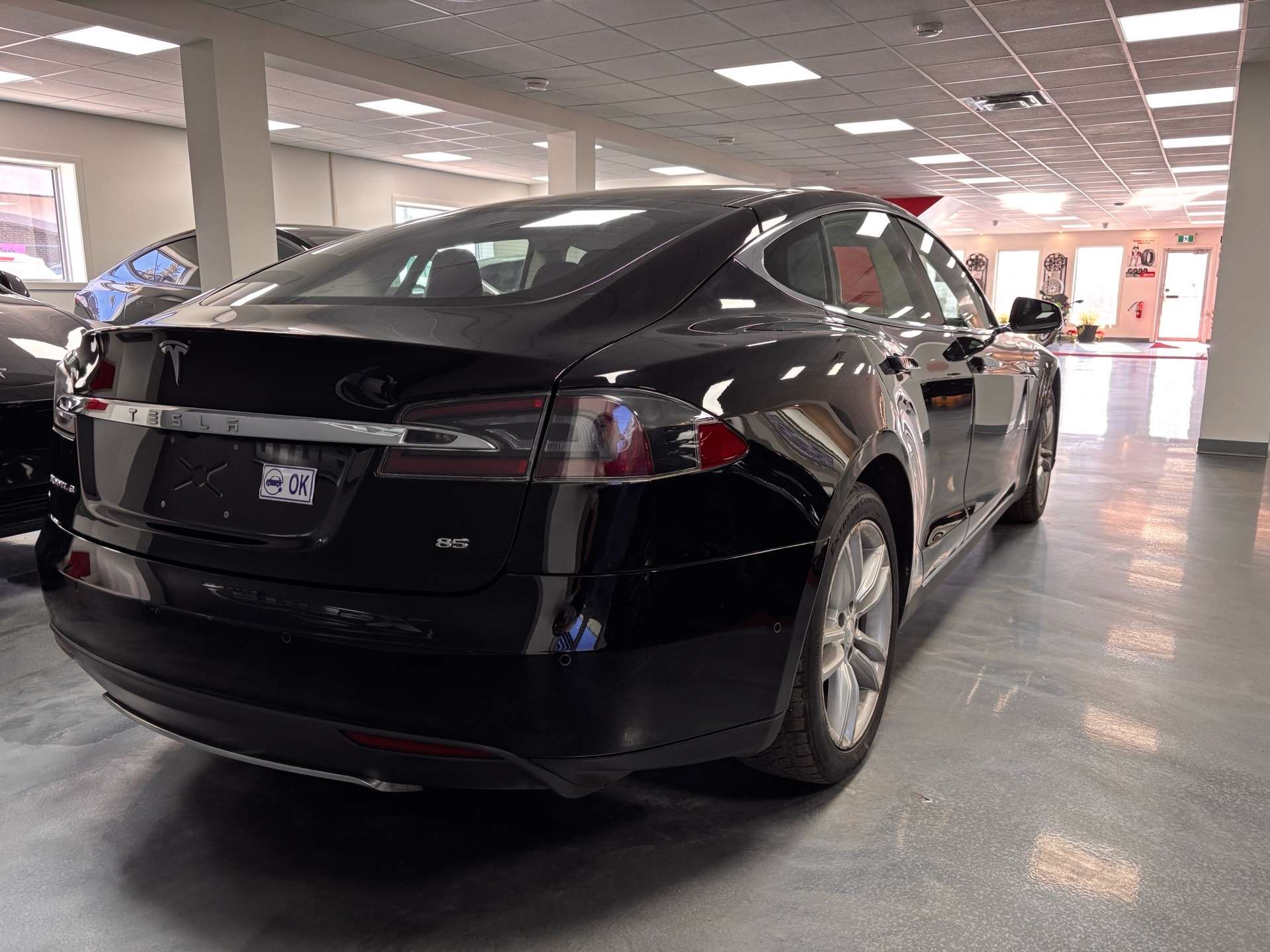 2014 Tesla Model S 85 RWD alt 3