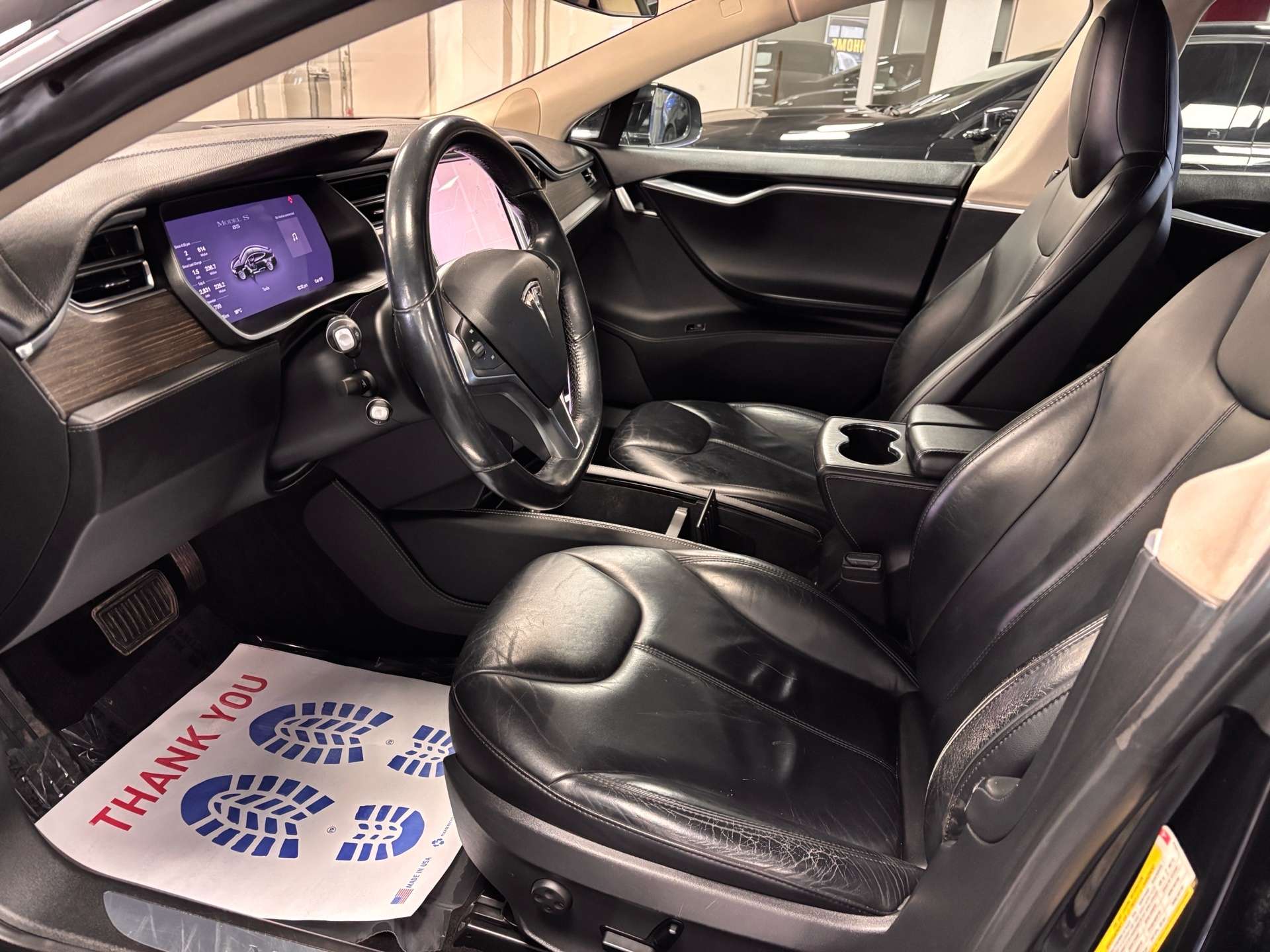 2014 Tesla Model S 85 RWD thumb 10