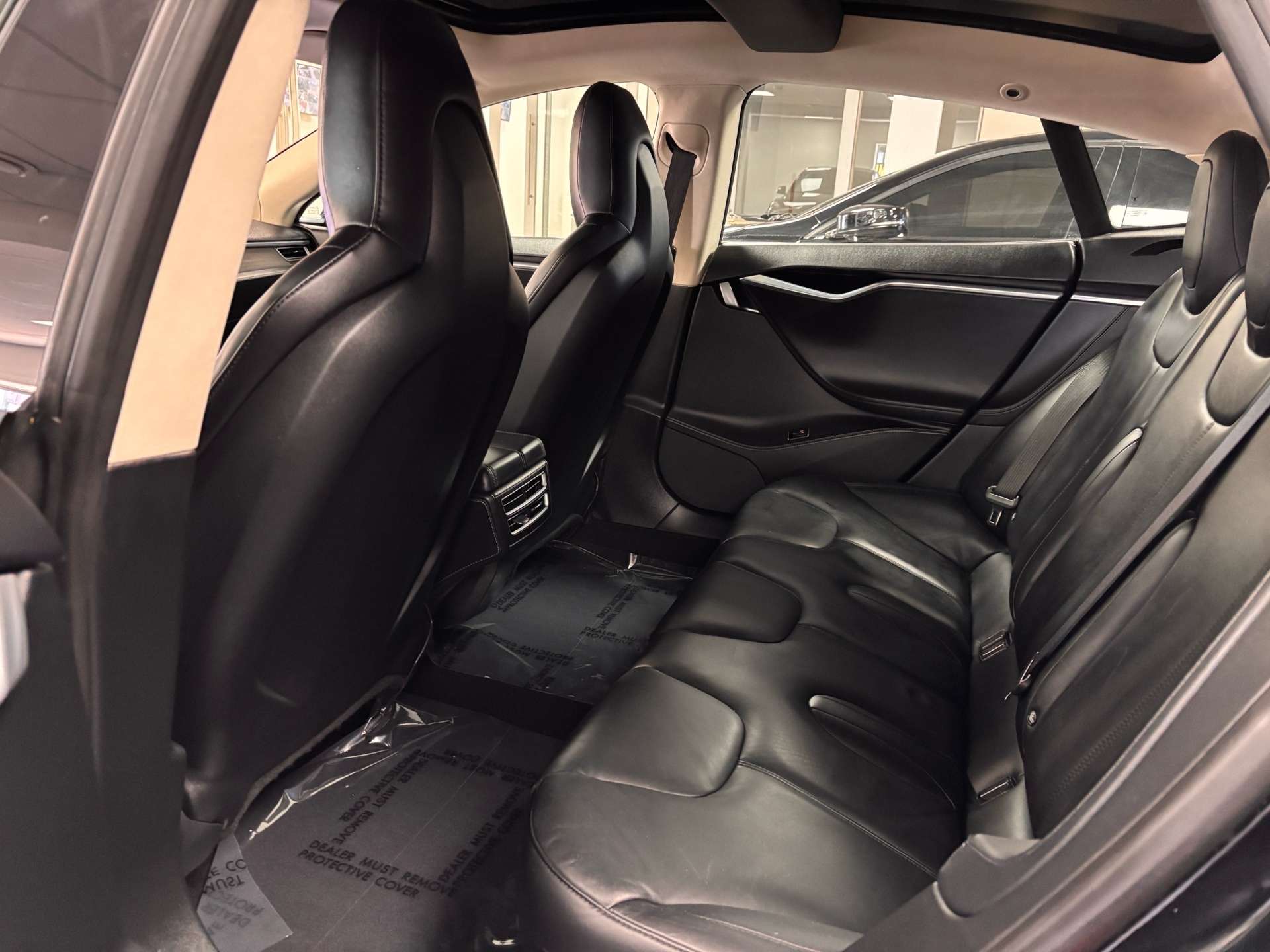 2014 Tesla Model S 85 RWD thumb 14