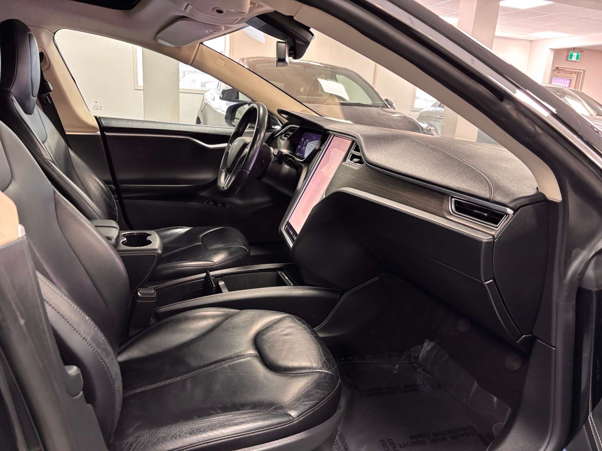 2014 Tesla Model S 85 RWD thumb 19