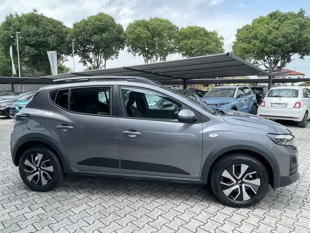 Dacia Sandero view 4