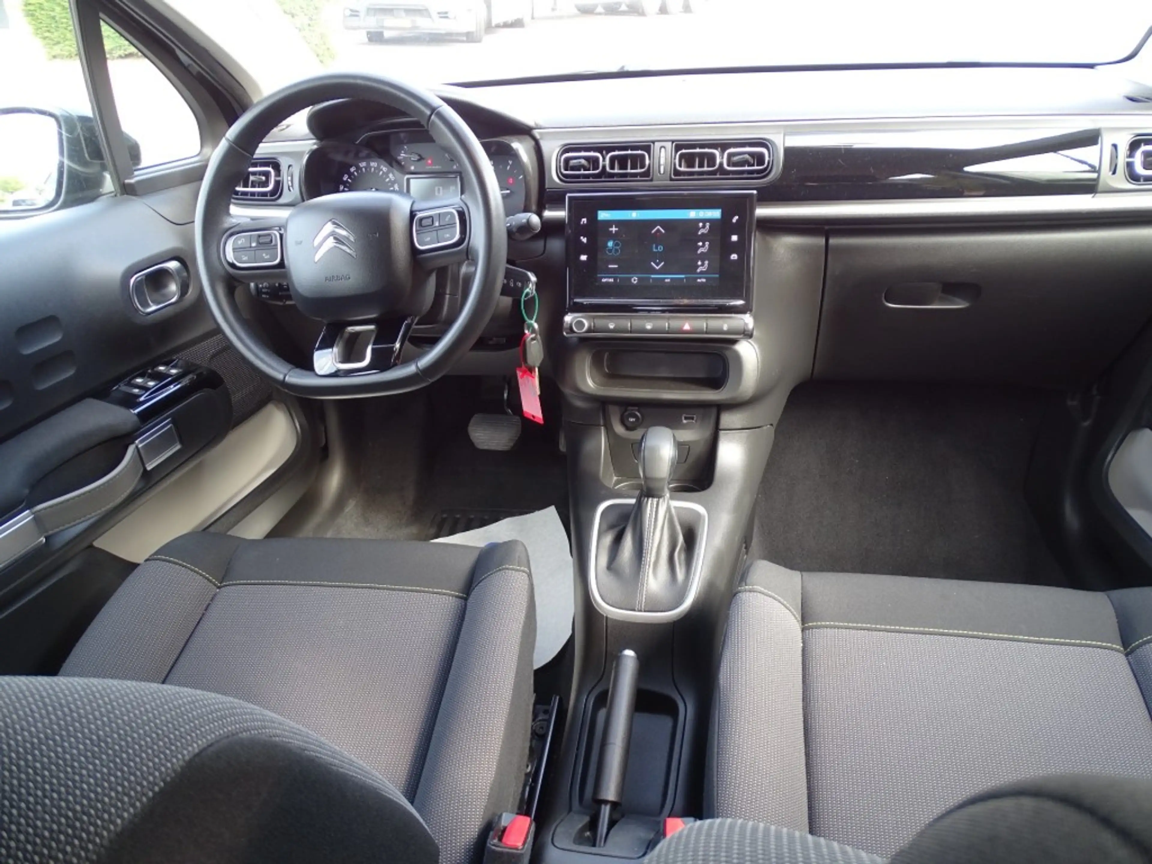 Citroen C3 1.2 PT SHINE-Automaat-Clima-Navi-Media-Blth-Pano — photo 6