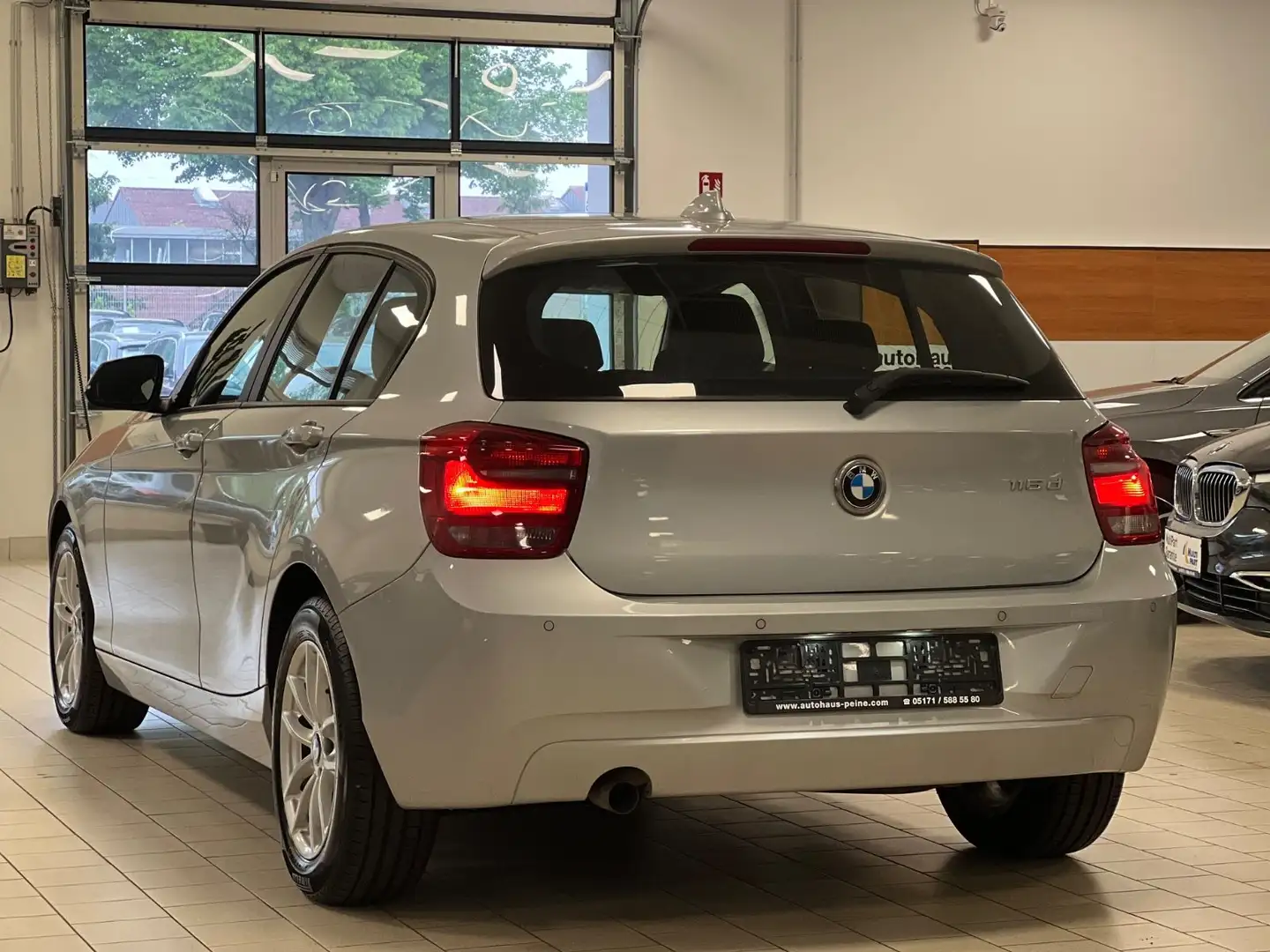 BMW 116 d/Navi Business/PDC/SitzHz/Advantage/5-trg. Argento - 2
