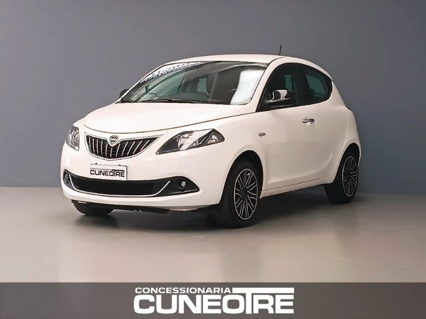 Lancia Ypsilon Ypsilon 1.0 FireFly 5 porte S&S Hybrid Gold Bianco - 2