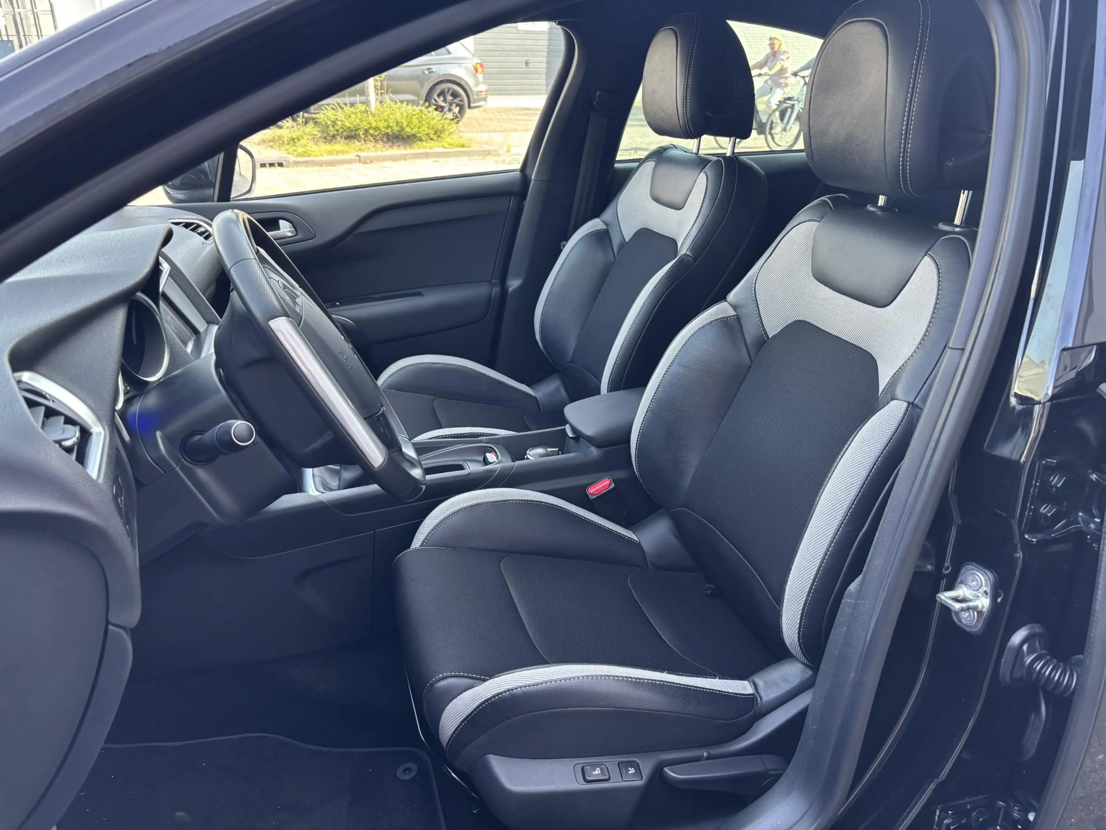 Citroen DS4 1.6 VTi So Chic | 1e eigenaar, volledig dealer ond — photo 5