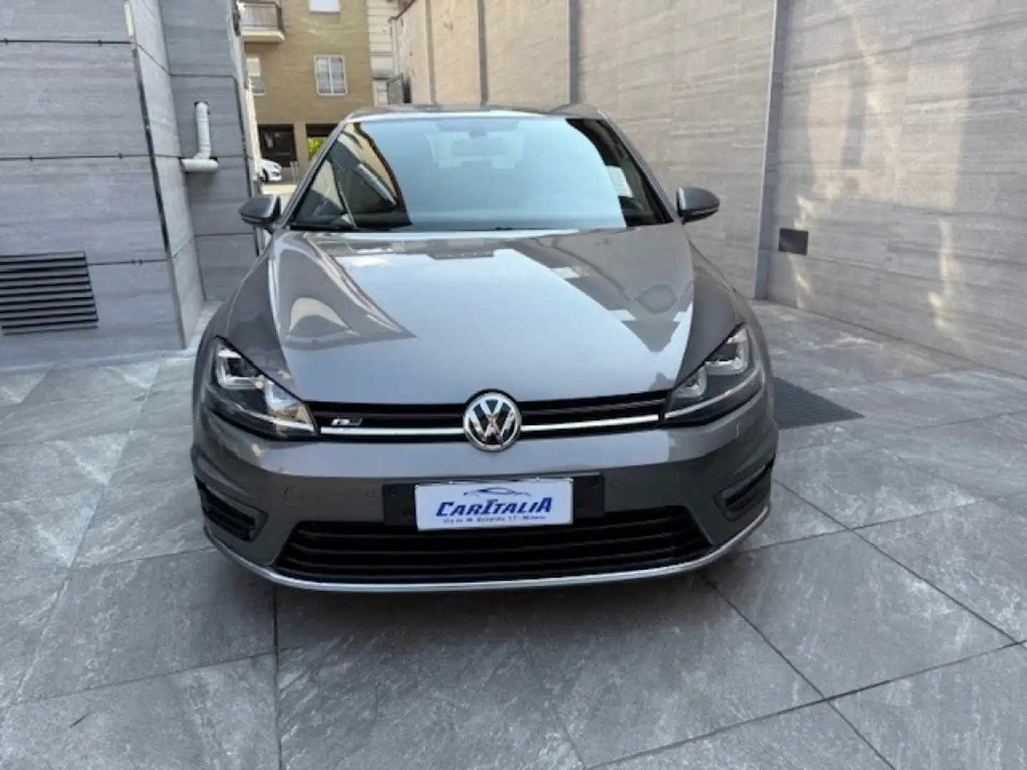 Volkswagen Golf 2.0 TDI 5p.  BlueMotion Technology R-LINE Gris - 2