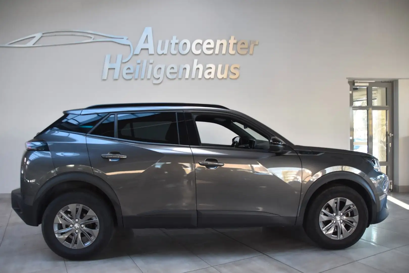 Peugeot 2008 130 Style Automatik LED DAB 180°Kamera Navi Grigio - 2
