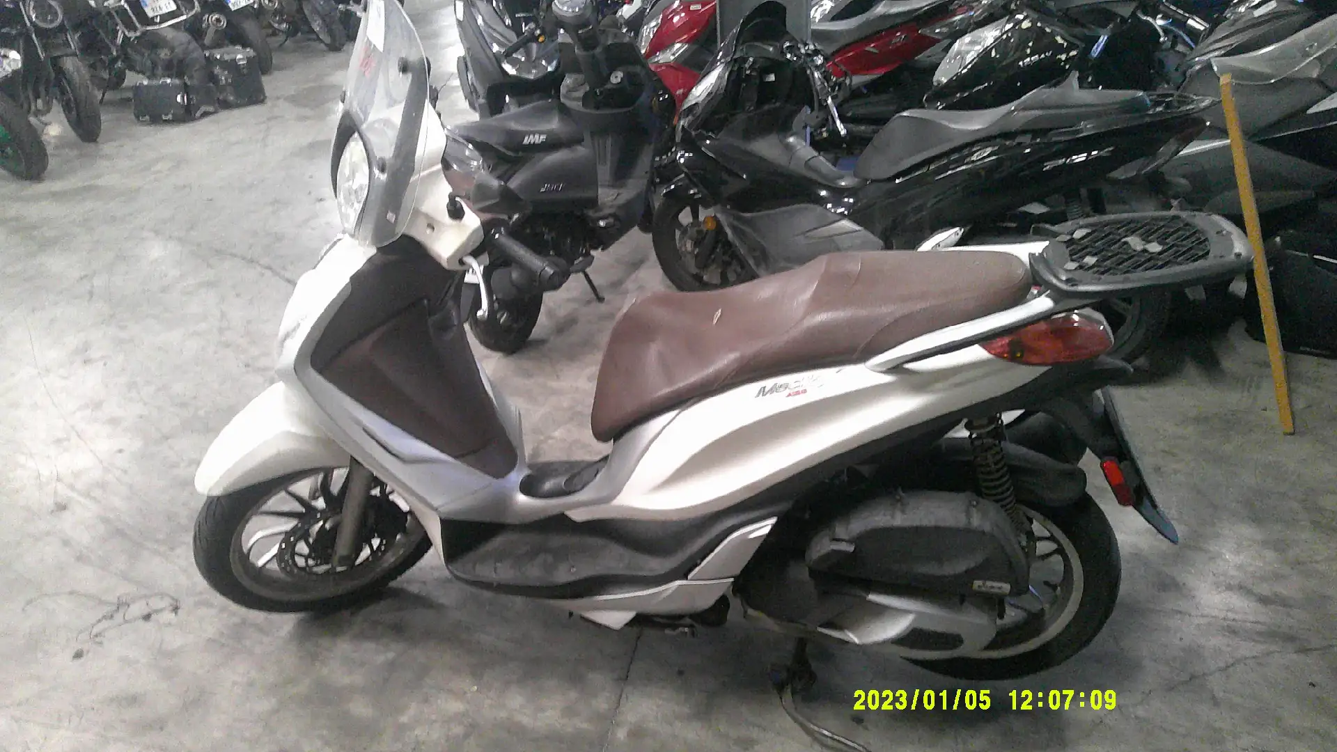 Piaggio Medley 125 - 1