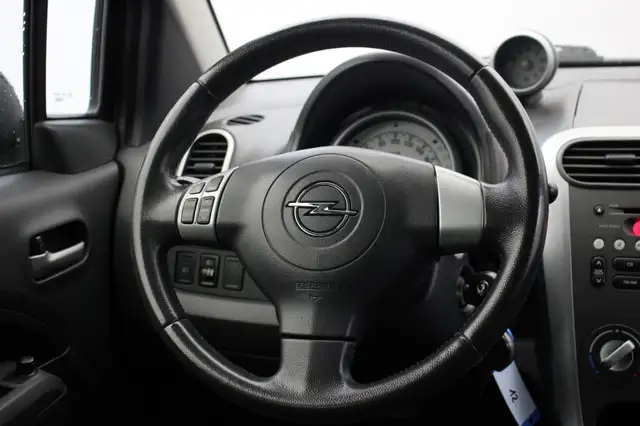 Opel Agila view 6