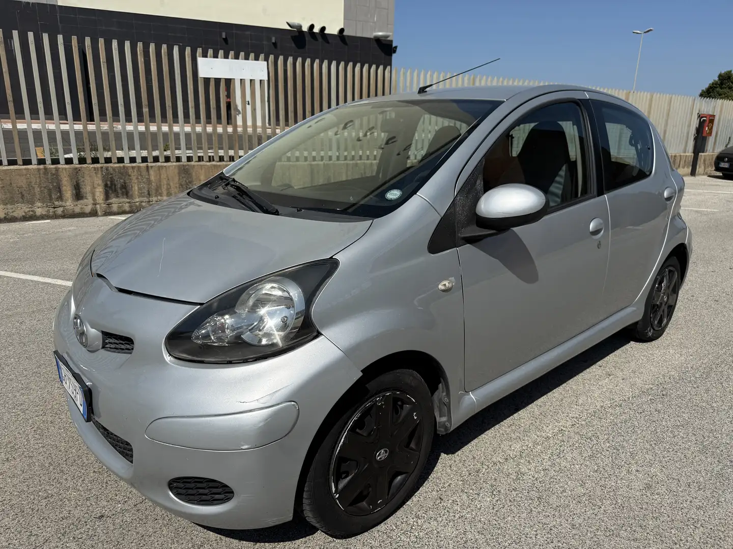 Toyota Aygo 5p 1.0 Sol Argento - 2
