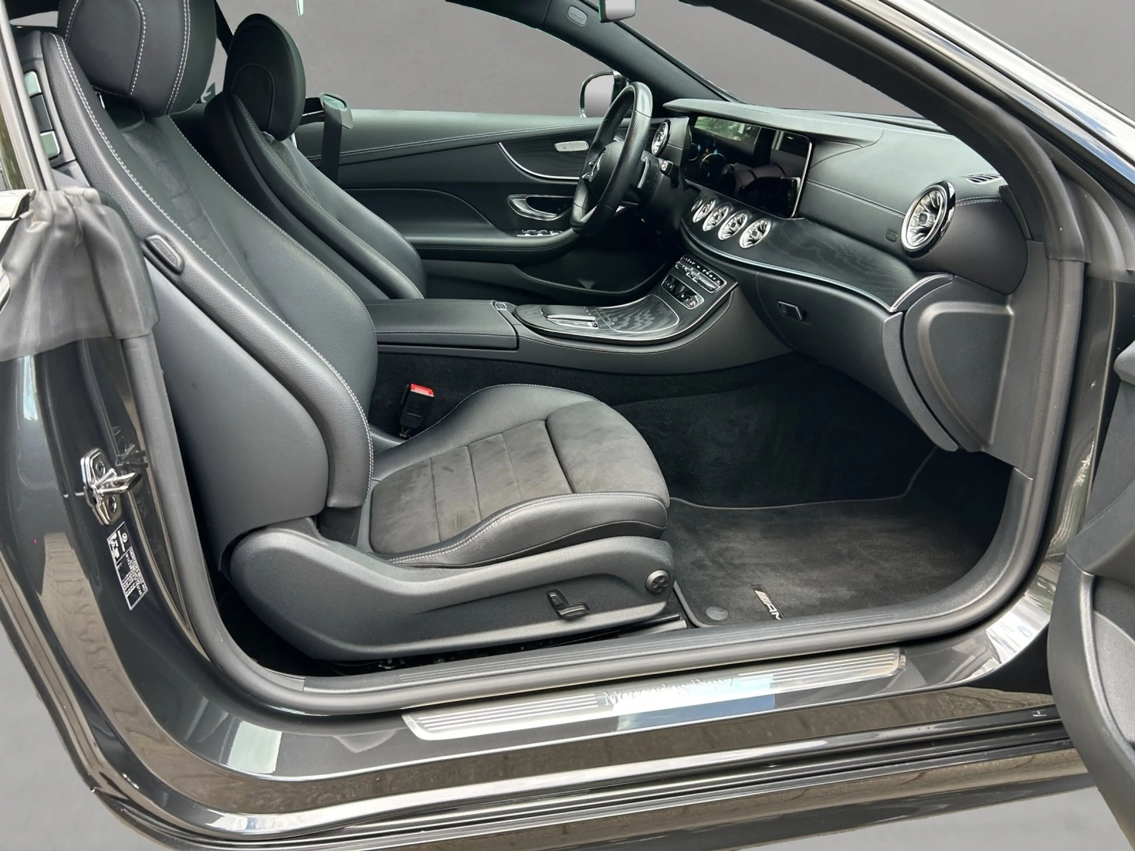 Mercedes-Benz E 400 d 4M Cpé AMG Night LED Kamera DL Totwinkel — photo 8
