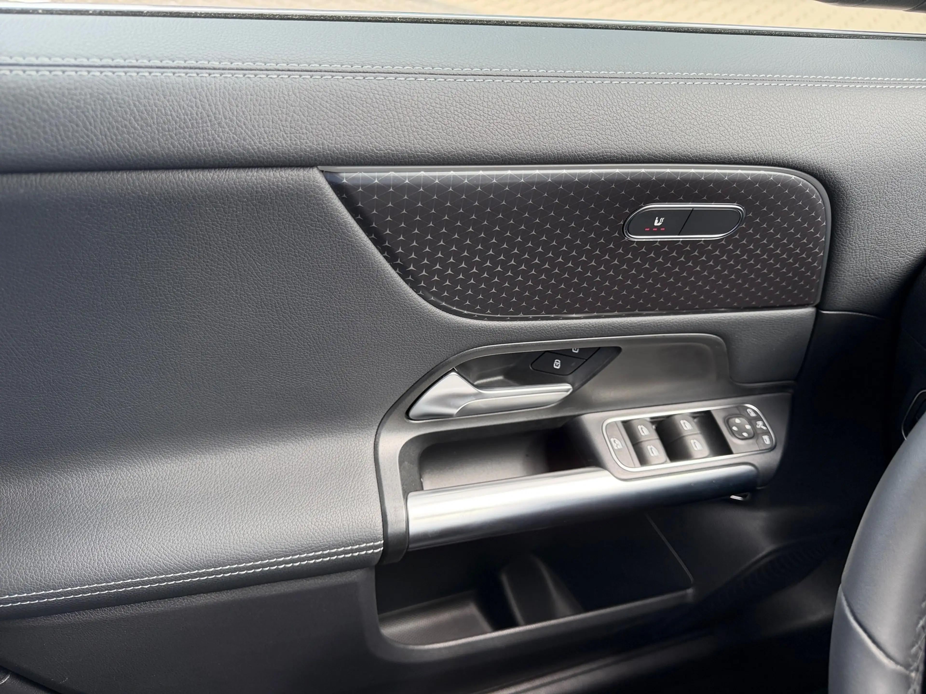 Mercedes-Benz EQA 250 + Progressive Adv.+SHZ+Kam+LED+Navi+PTS+ — photo 13