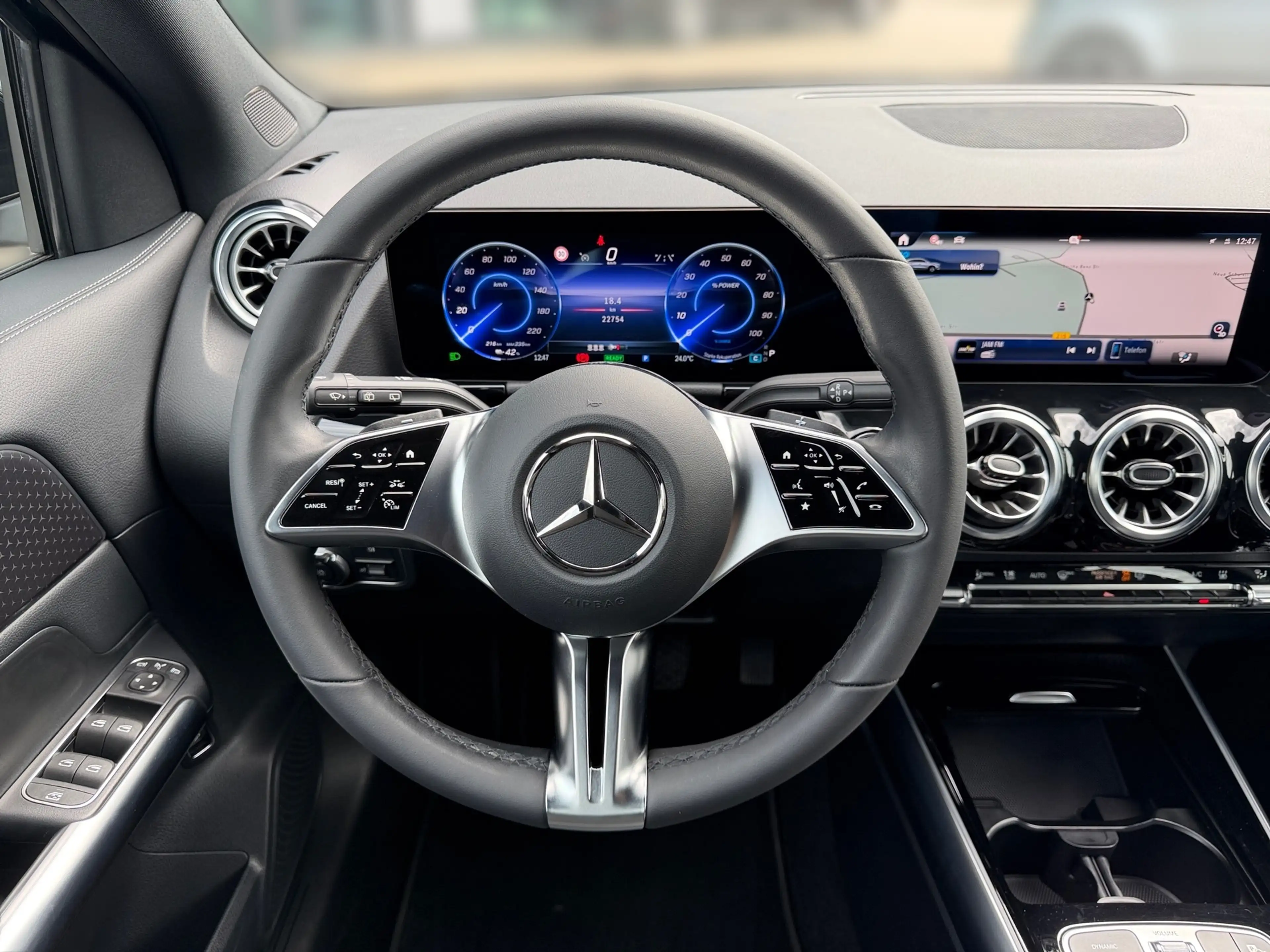 Mercedes-Benz EQA 250 + Progressive Adv.+SHZ+Kam+LED+Navi+PTS+ — photo 9