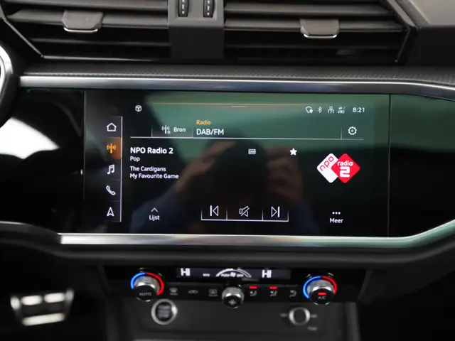 Audi Q3 view 17