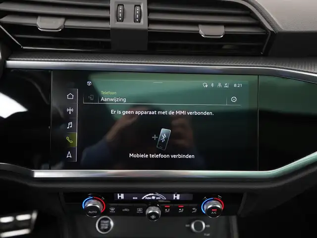 Audi Q3 view 14