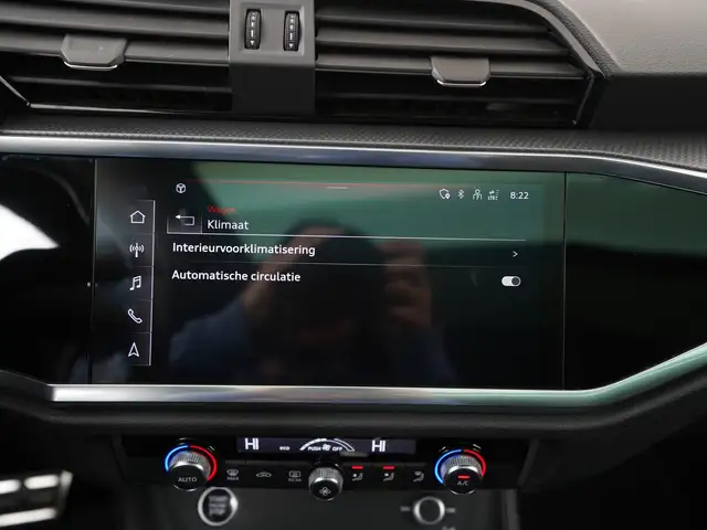 Audi Q3 view 24
