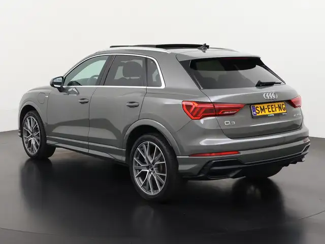 Audi Q3 view 7