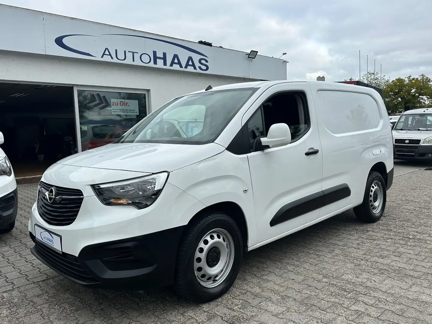 Opel Combo E Cargo XL Edition*Klima*3 Sitze* 130 PS* Blanc - 1