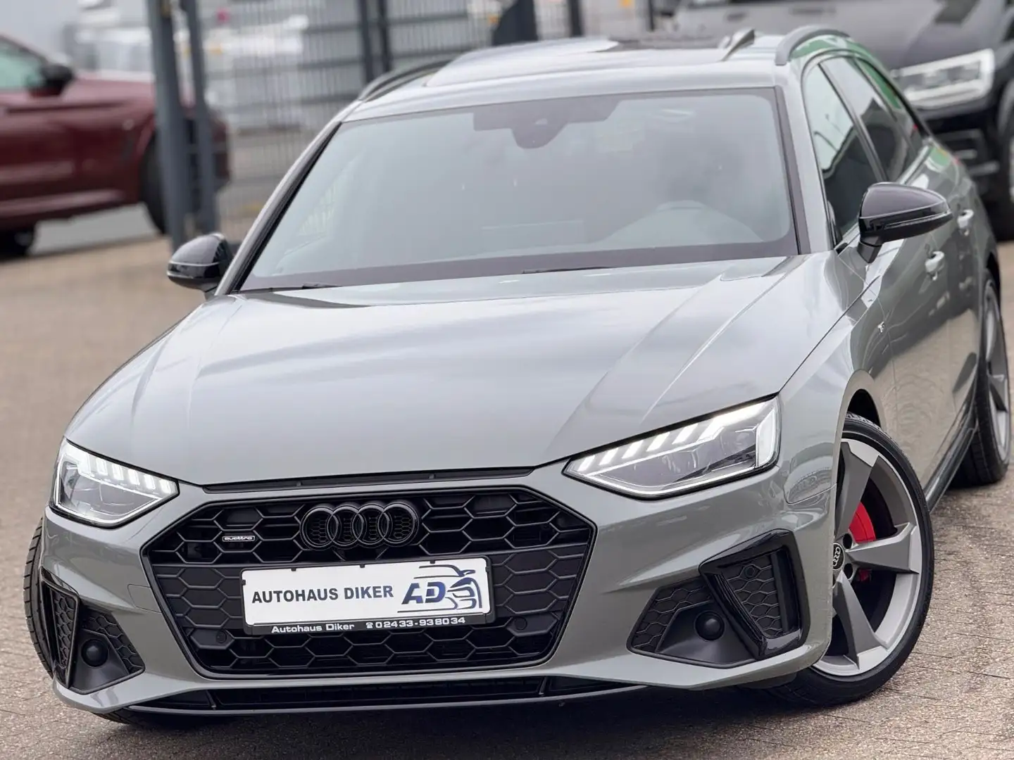 Audi A4 Avant 40 TDI quattro S line Competition Plus Grau - 1