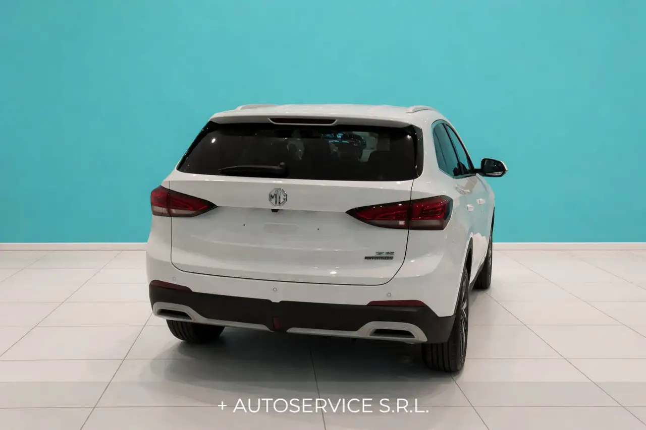 MG ZS 1.5 Hybrid+ Luxury 5