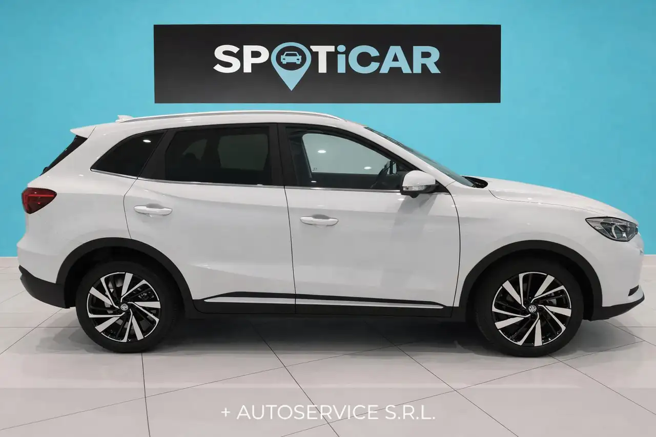 MG ZS 1.5 Hybrid+ Luxury 4